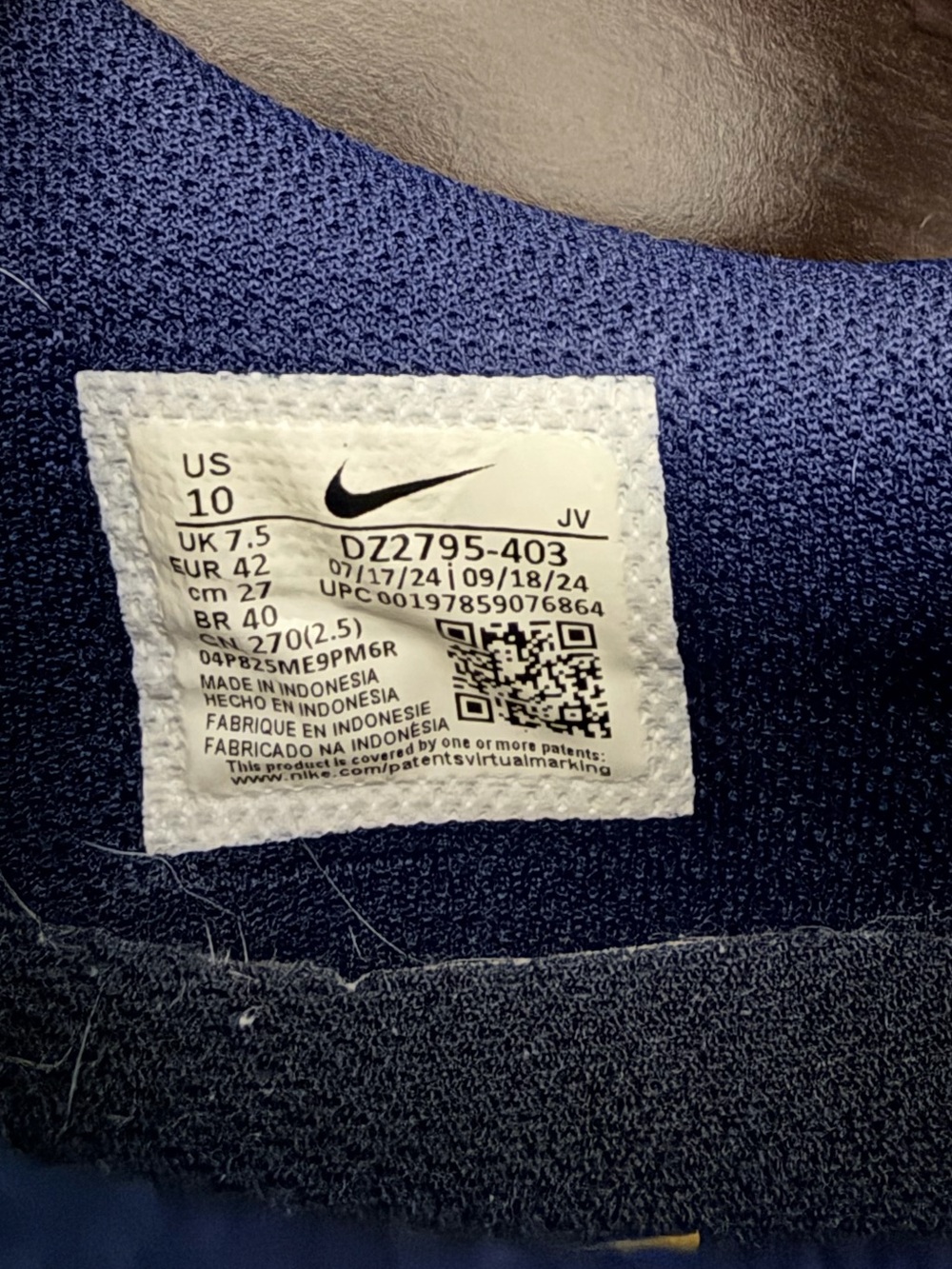 NIKE Women’s Size 10 Retro Suede Nylon Sneakers Navy Gold - Picture 6 of 7